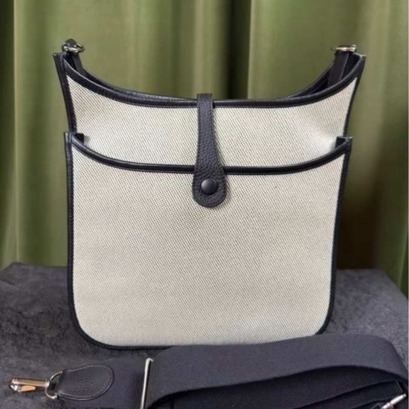 98新 Hermes/愛馬仕 伊芙琳 29 Evelyn29 二代 黑色拼白色帆布  銀扣 熊貓色 Stamp:框R 配件：肩帶 塵袋-1