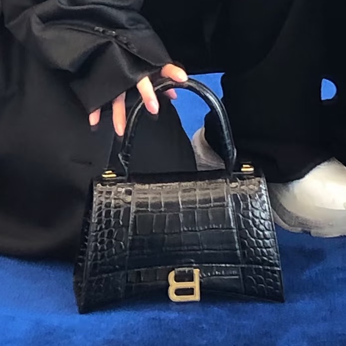 炸街必備😎99新🆕Balenciaga巴黎世家黑色鱷魚壓紋s沙漏包手提包-4