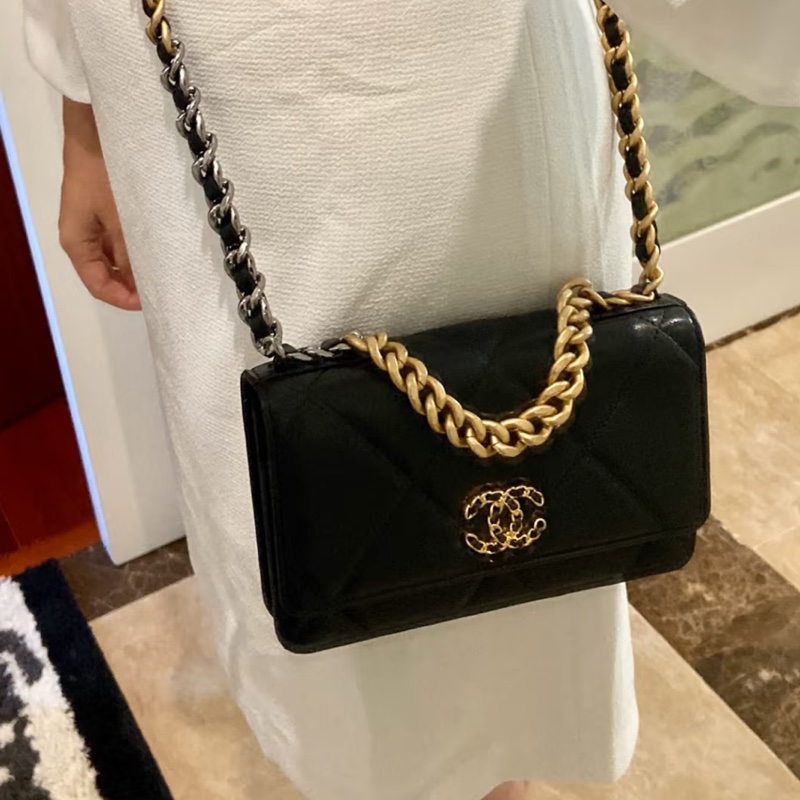 美到心巴上🤤超便宜😍Chanel 香奈兒黑金菱格紋19bag全皮鏈條woc單肩斜挎包-3