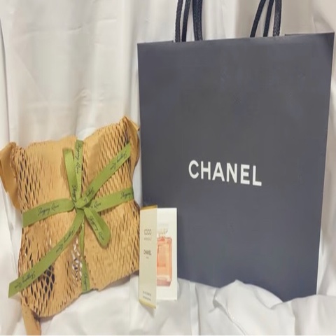 Chanel 焦糖羊皮短夾