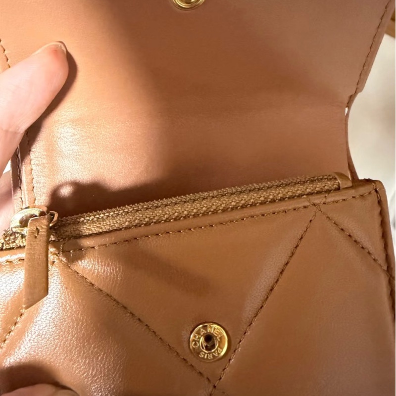 Chanel 焦糖羊皮短夾-4