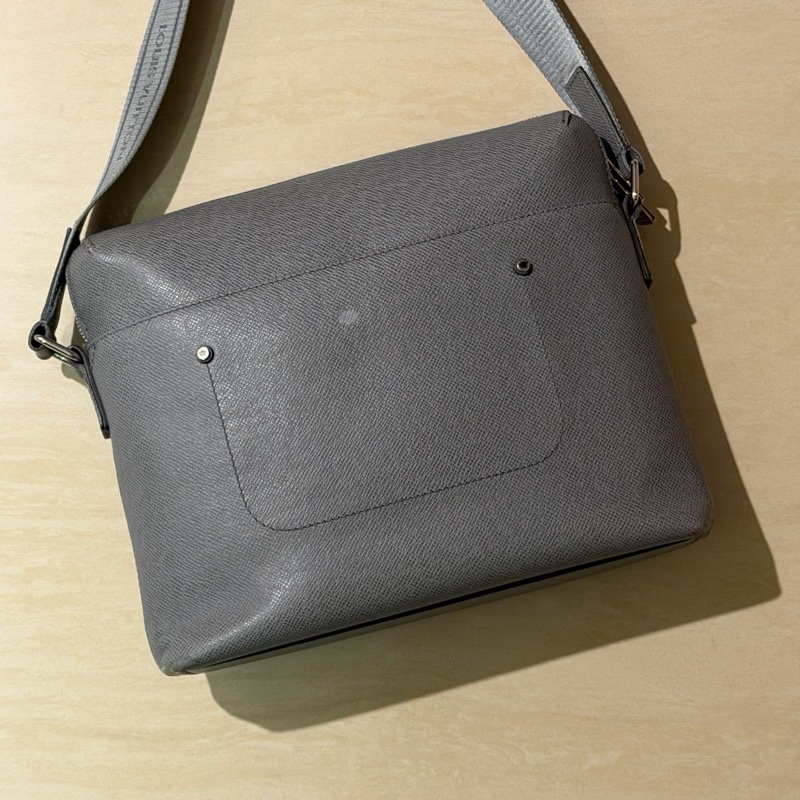 Louis Vuitton Taiga Grigori Messenger Shoulder Bag-0