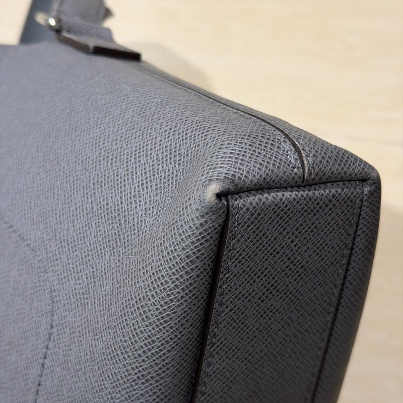 Louis Vuitton Taiga Grigori Messenger Shoulder Bag-8