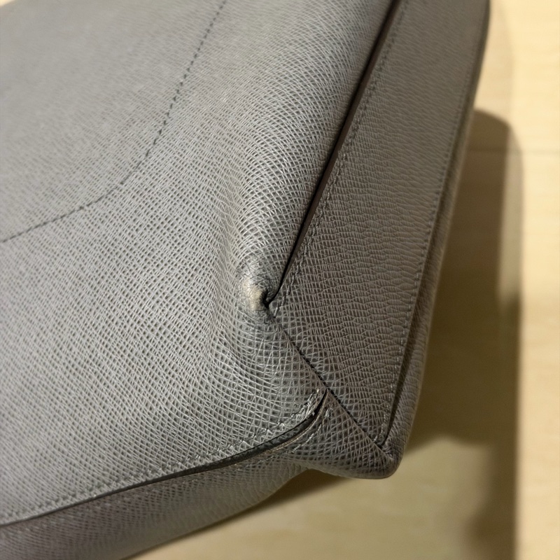 Louis Vuitton Taiga Grigori Messenger Shoulder Bag-21