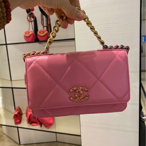 CHANEL  19bag WOC 唇膏粉💕