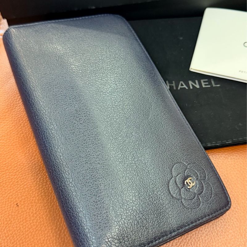出清特價｜真品 CHANEL 香奈兒 中性款黑色 長夾 山茶花 黑色 小牛皮-6