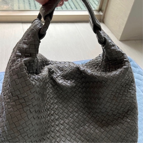 Bottega Veneta 灰色手提肩背包