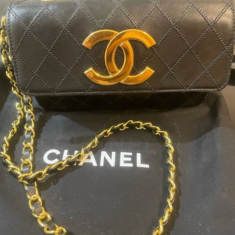 香奈兒大Logo 包