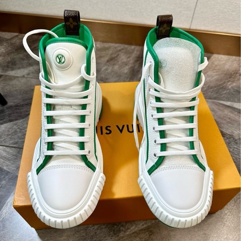 閒置新 未使用 LV 路易威登 Squad 字母logo厚底高幫餅乾鞋 休闲鞋