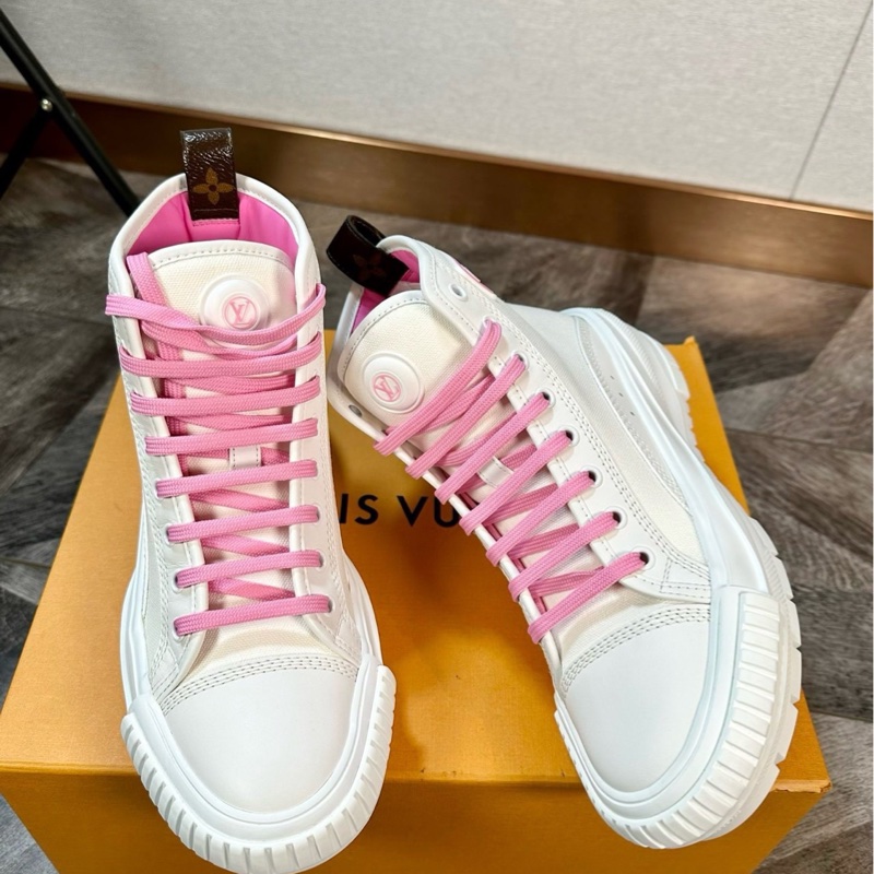 閒置新 未使用LV 路易威登 經典款 Squad 字母logo厚底高幫餅乾鞋 37.5碼休閒鞋 搭配老花裝飾 超輕增高-2
