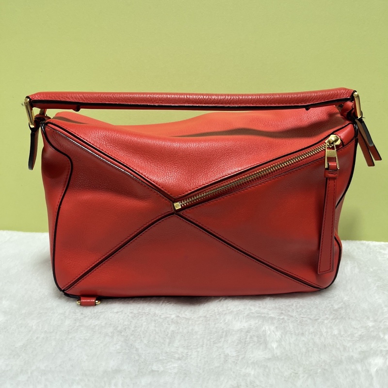 LOEWE/羅意威 紅色金扣puzzle幾何包手提斜挎包 有塵袋說明书 尺寸29*12-1