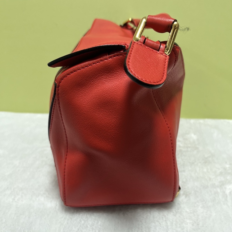 LOEWE/羅意威 紅色金扣puzzle幾何包手提斜挎包 有塵袋說明书 尺寸29*12-4