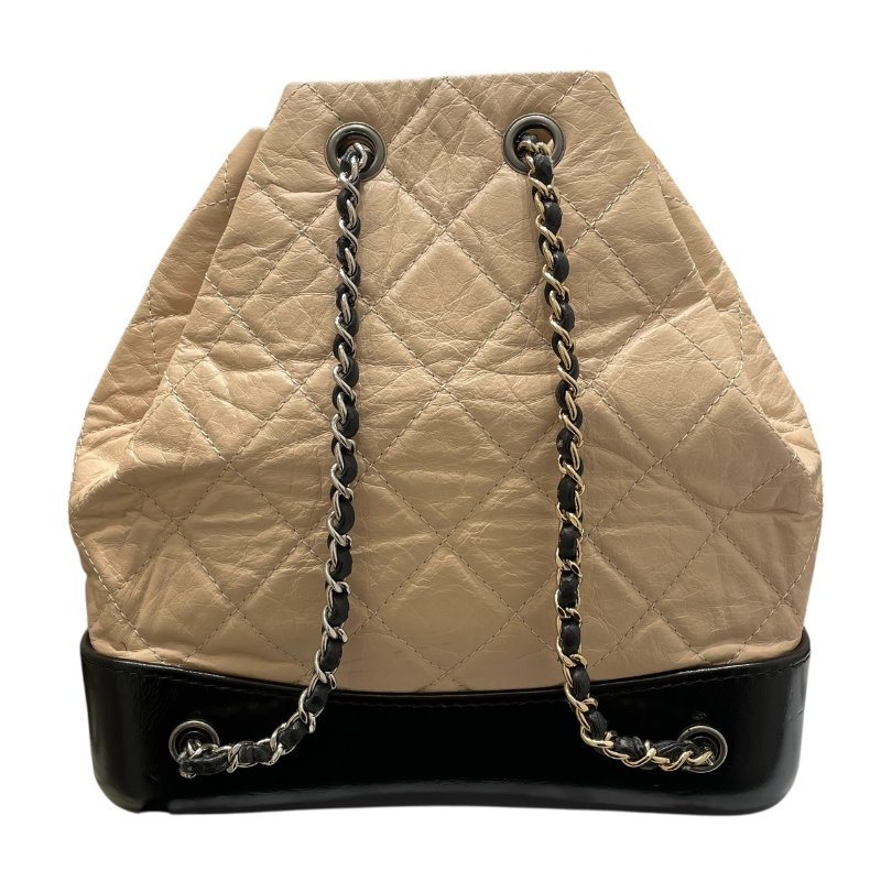 CHANEL 香奈兒 GABRIELLE 後背包 流浪包 皮革 粉膚色 金銀扣-1