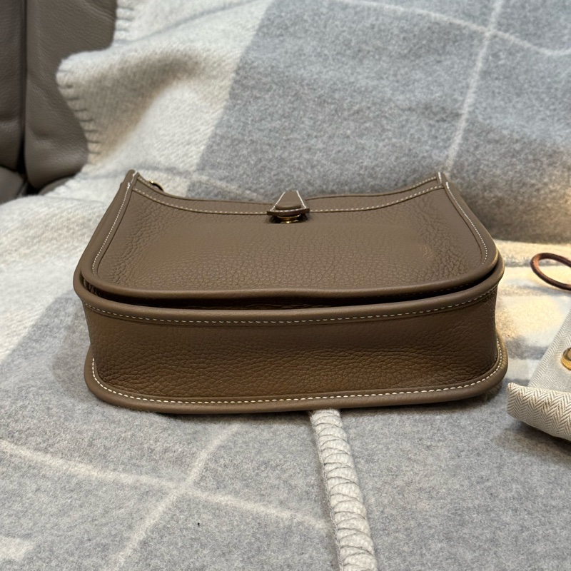 (已售出)【全新現貨】Hermès Evelyne 23 K刻 大象灰金扣-2