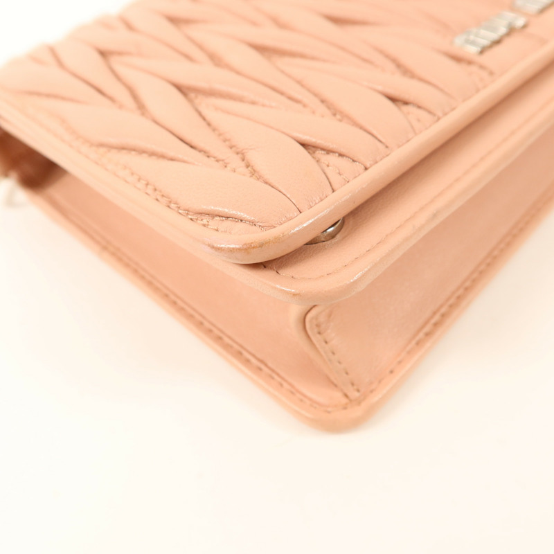 Miu Miu 羊皮皮革Mateiasse Delice銀扣鏈帶肩背袋-16