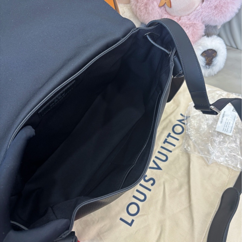 LV Nigo聯名款牛仔拼皮郵差包 尺寸約31×26 芯片款 附件:盒子塵袋-9
