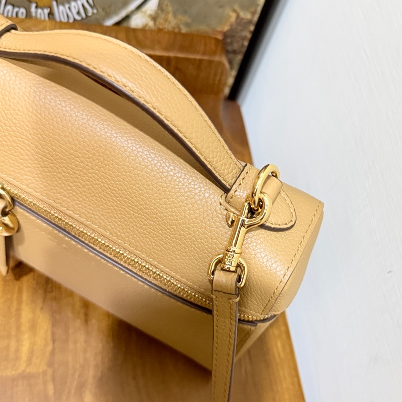 一摸就知道質感不輸小香 櫃上近1萬5🔥新款飯盒包Tory Burch Romy mini bag斜背包 (棕色 駝色 栗色 芝麻色 奶茶色)-25