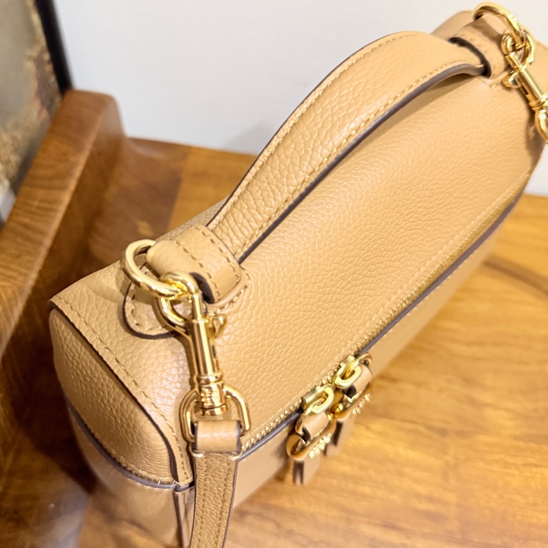 一摸就知道質感不輸小香 櫃上近1萬5🔥新款飯盒包Tory Burch Romy mini bag斜背包 (棕色 駝色 栗色 芝麻色 奶茶色)-26