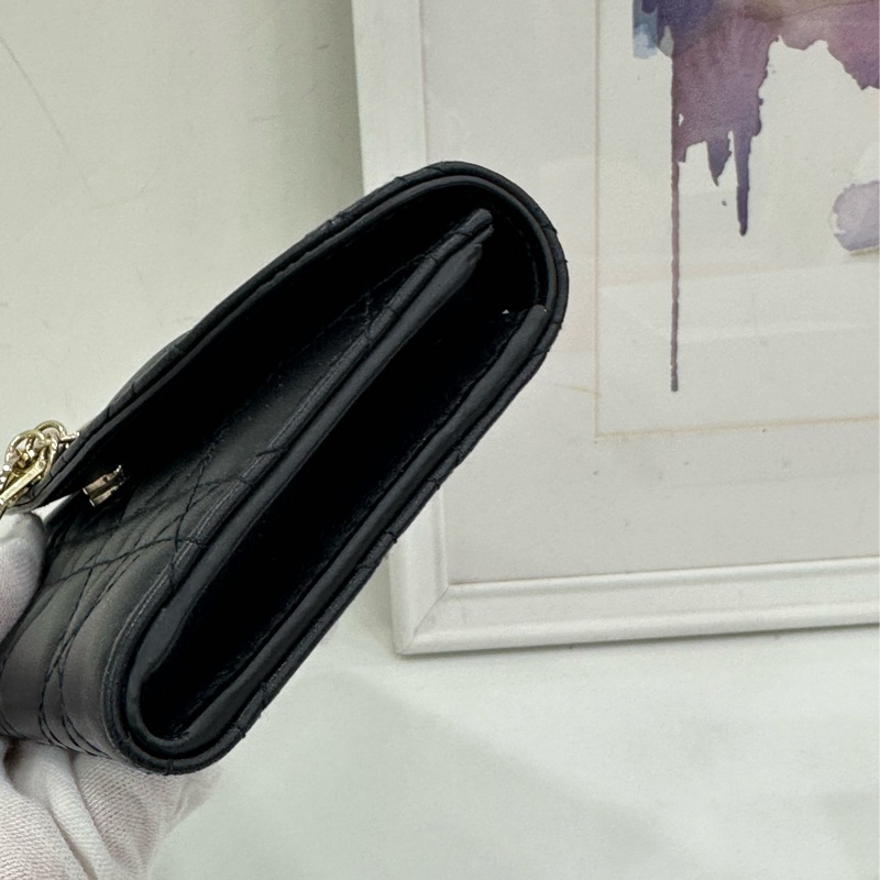 DIOR Dior My Dior 絎縫淡金色金屬吊飾磁扣開合 小羊皮 皮夾 女款 黑色 全新有單-4