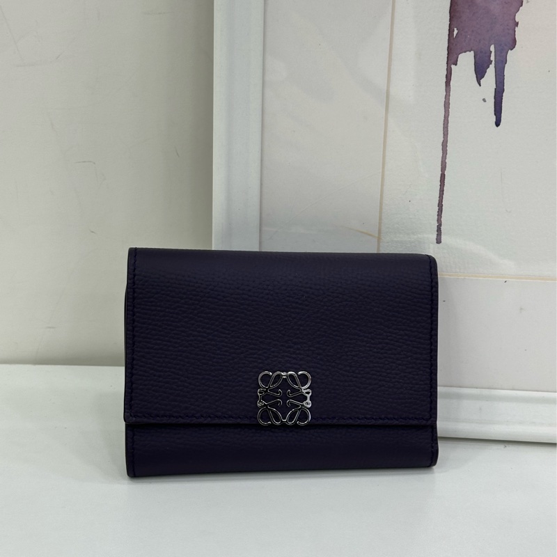 Loewe 羅意威 紫色三折短版皮夾 全新有購證-1