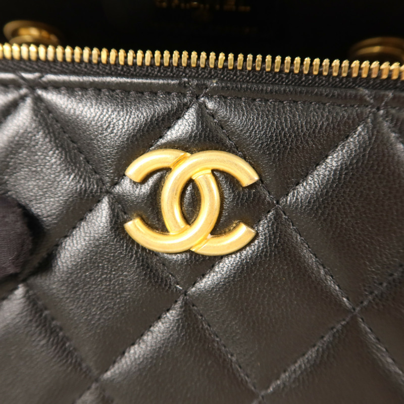 CHANEL 羊皮皮革Vanity Bag金扣鏈帶肩背袋-8
