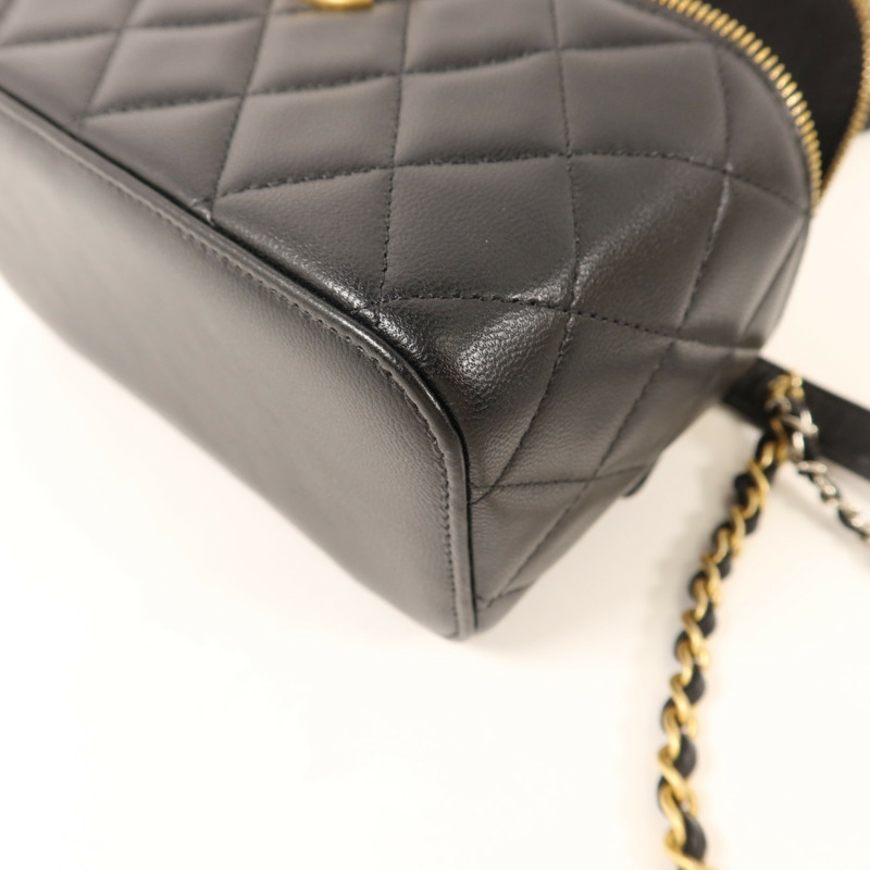 CHANEL 羊皮皮革Vanity Bag金扣鏈帶肩背袋-11