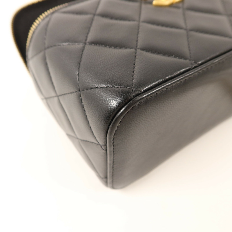 CHANEL 羊皮皮革Vanity Bag金扣鏈帶肩背袋-12