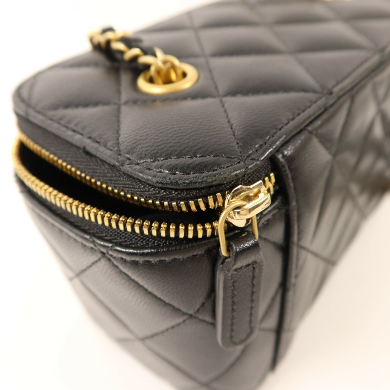 CHANEL 羊皮皮革Vanity Bag金扣鏈帶肩背袋-17