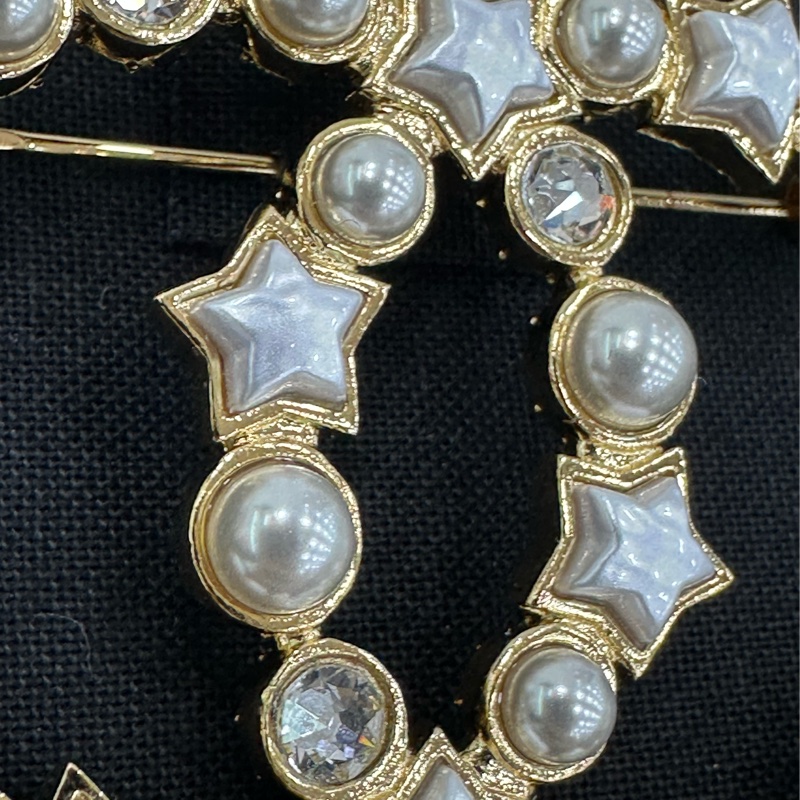 Chanel香奈兒星星珍珠圓形水鑽大雙C胸針耀白款 全新-3