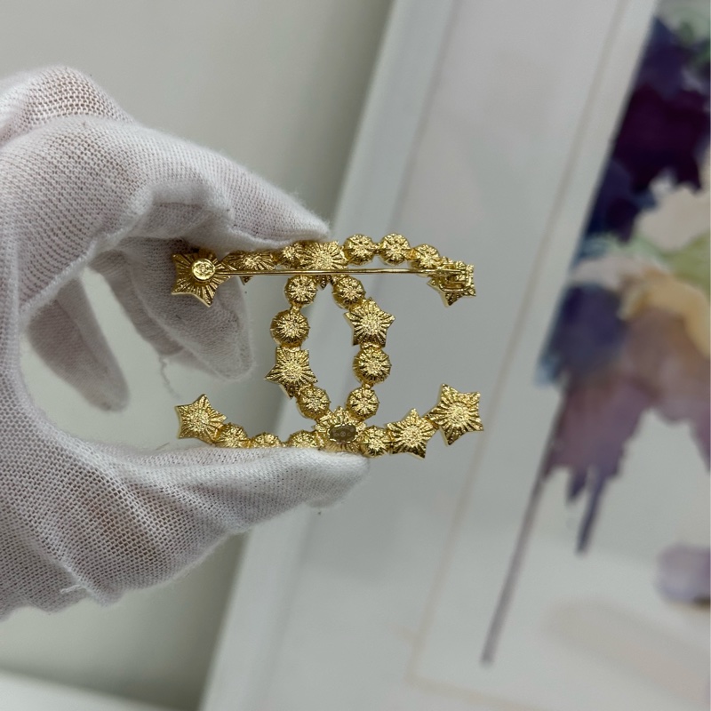 Chanel香奈兒星星珍珠圓形水鑽大雙C胸針耀白款 全新-6