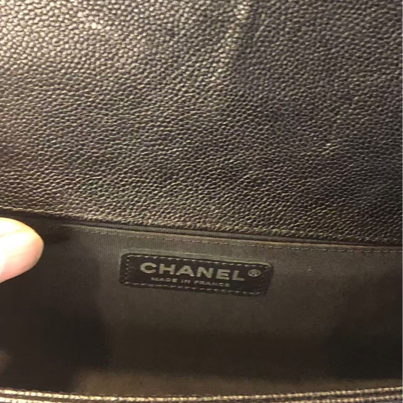 香奈儿（Chanel）Boy Chanel 中号单肩斜挎包-4