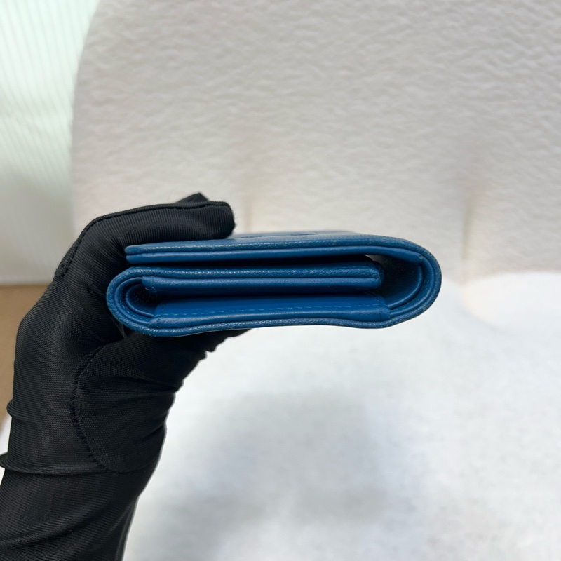 香奈兒短夾CHANEL藍綠色牛皮衍縫雙C金釦三折短夾-16