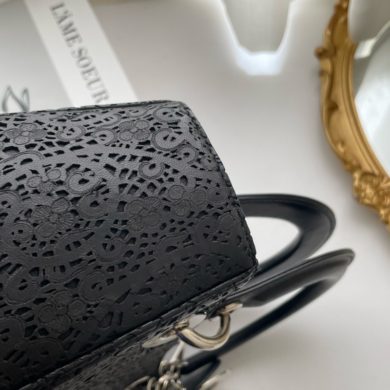 ▪️富貴選物FUGUEI▪️DIOR 黑蕾絲皮革雕花秀款 黛妃包LaDY DIOR 銀扣-7