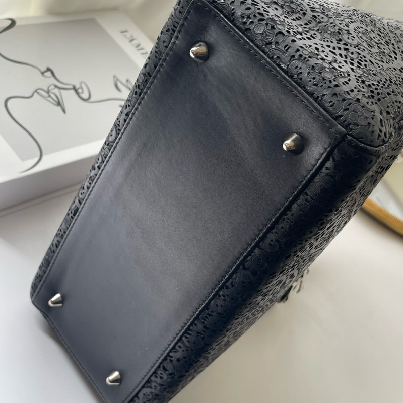 ▪️富貴選物FUGUEI▪️DIOR 黑蕾絲皮革雕花秀款 黛妃包LaDY DIOR 銀扣-10