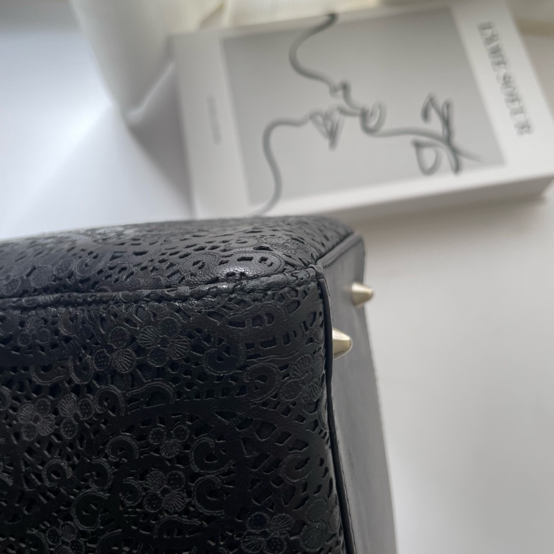 ▪️富貴選物FUGUEI▪️DIOR 黑蕾絲皮革雕花秀款 黛妃包LaDY DIOR 銀扣-16