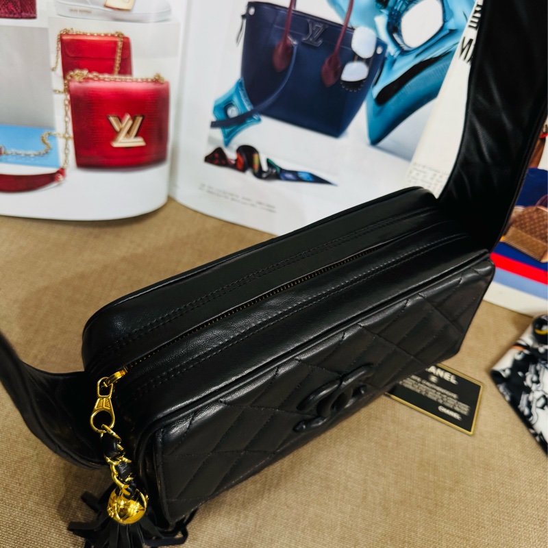 香奈兒中古黑色羊皮菱格斜背包，經典菱格紋+黑金配色-6