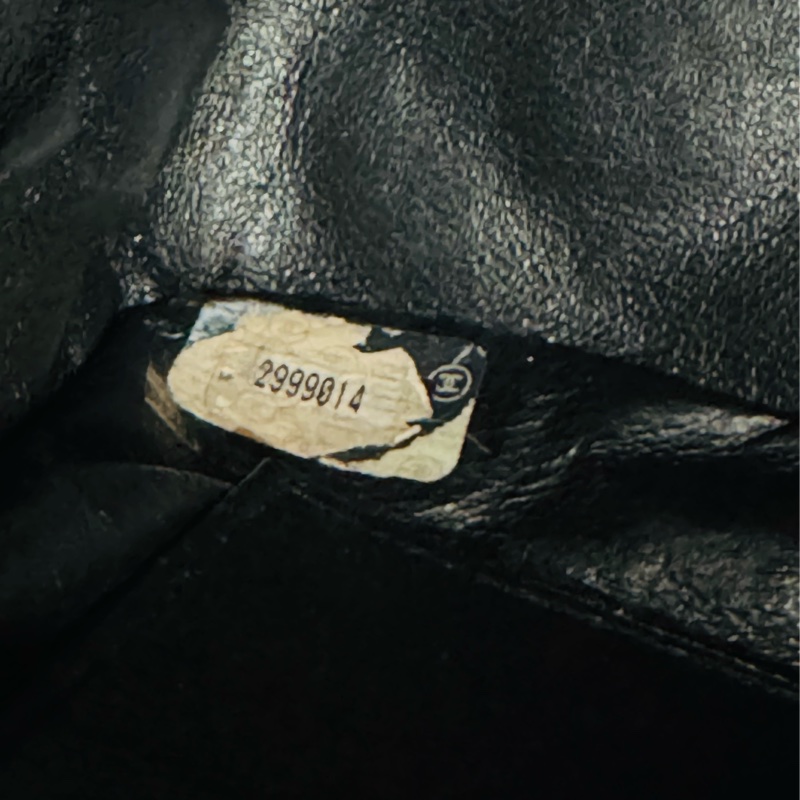 香奈兒中古黑色羊皮菱格斜背包，經典菱格紋+黑金配色-17