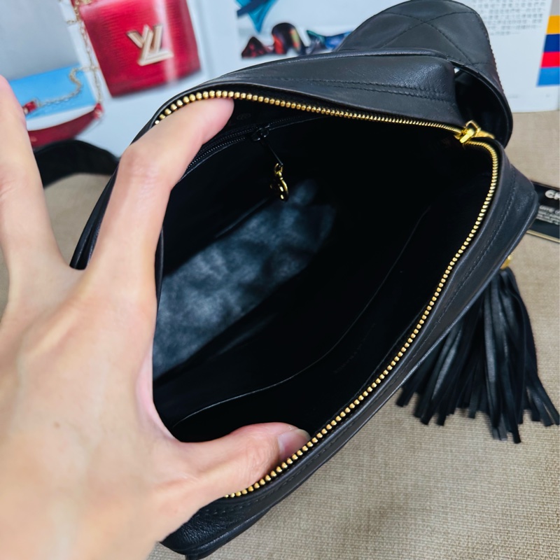 香奈兒中古黑色羊皮菱格斜背包，經典菱格紋+黑金配色-18