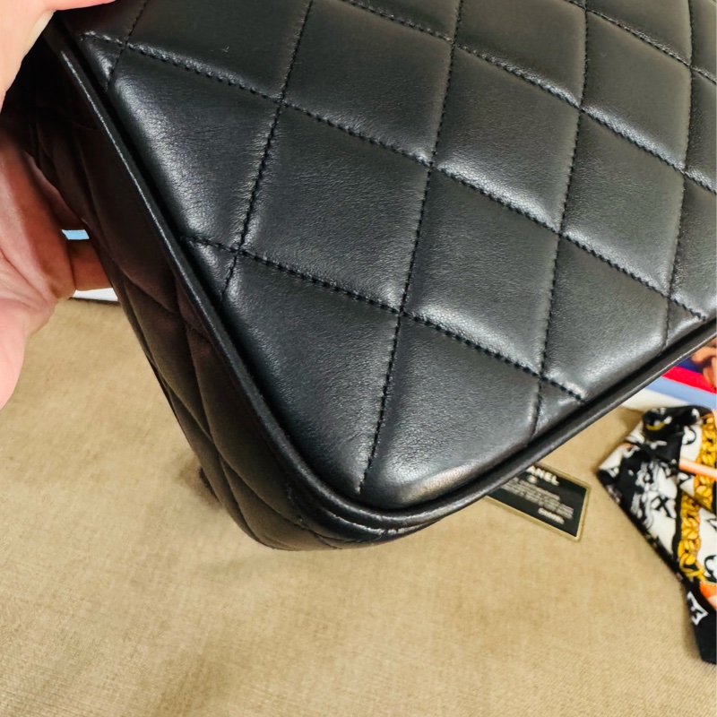 香奈兒中古黑色羊皮菱格斜背包，經典菱格紋+黑金配色-27