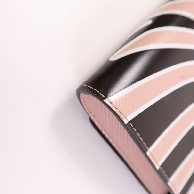 LOUIS VUITTON Epi Zebra Print Bag銀扣鏈帶肩背袋-6