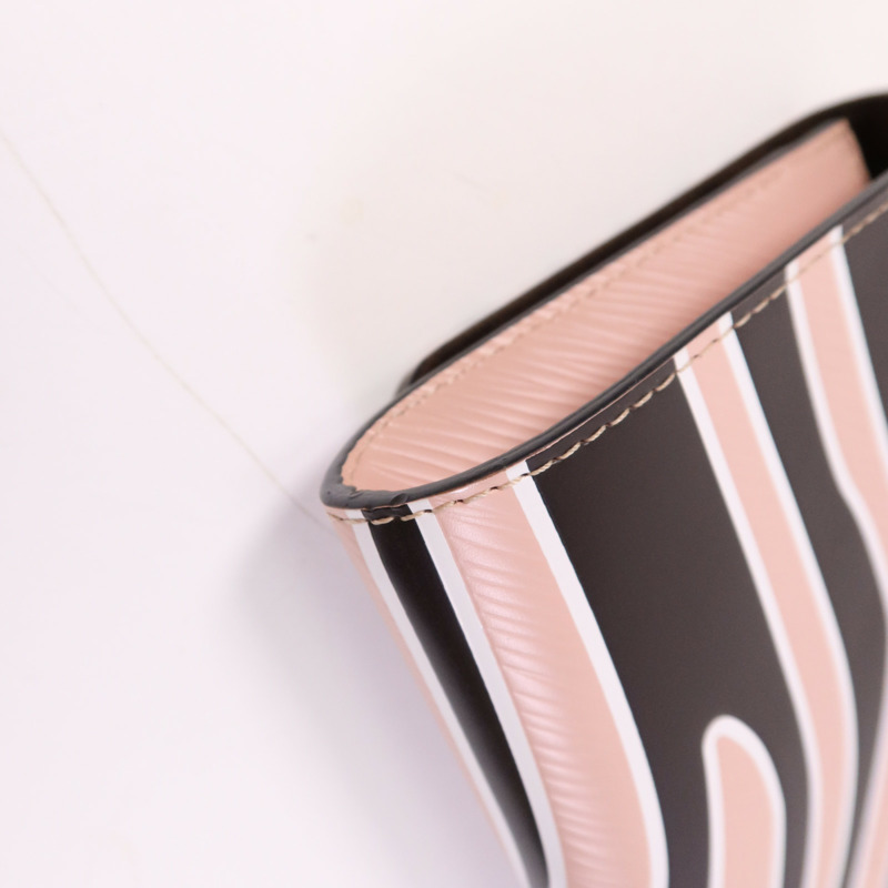 LOUIS VUITTON Epi Zebra Print Bag銀扣鏈帶肩背袋-7