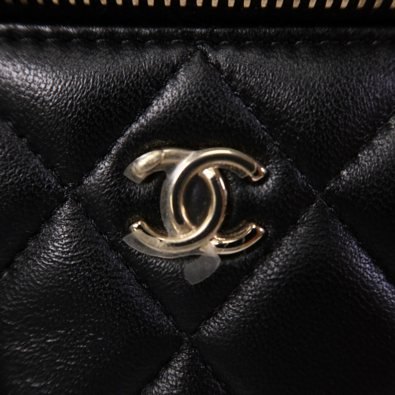 CHANEL 羊皮皮革Vanity Case金扣鏈帶肩背袋-7
