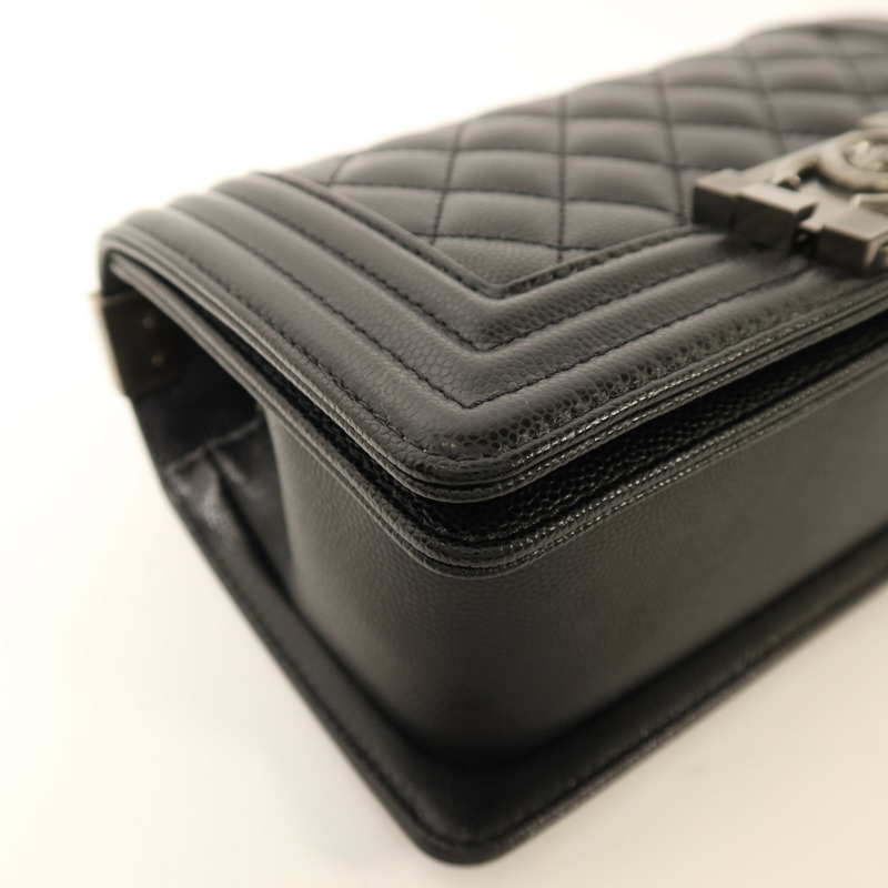 CHANEL 牛皮皮革Boy 20銀扣鏈帶肩背袋-10