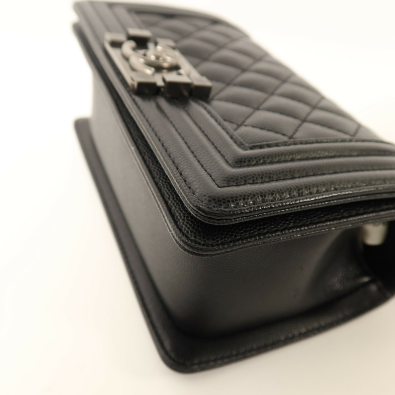 CHANEL 牛皮皮革Boy 20銀扣鏈帶肩背袋-11