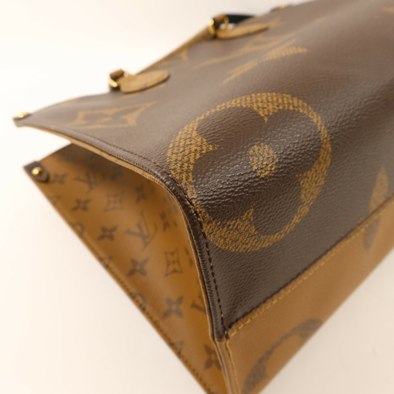 LOUIS VUITTON Monogram Giant On The Go MM金扣手挽肩背兩用袋-9