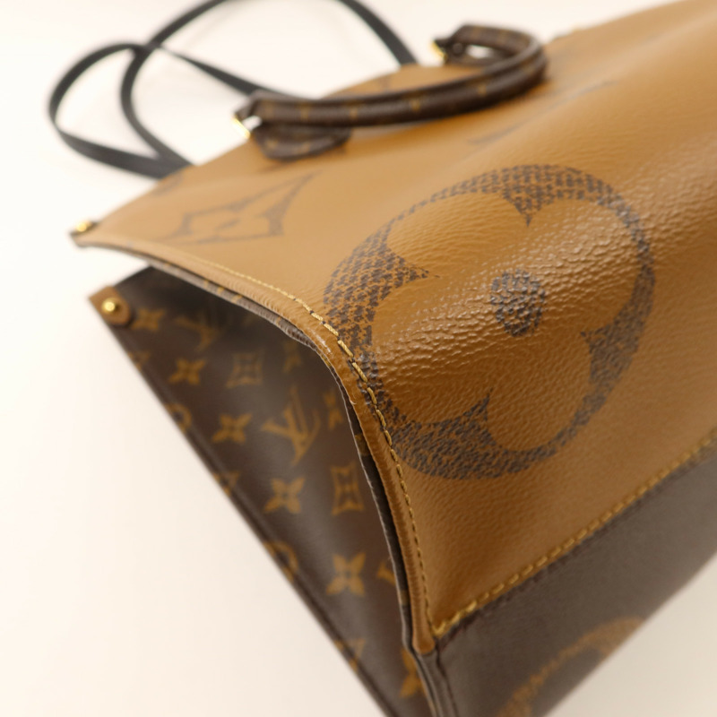 LOUIS VUITTON Monogram Giant On The Go MM金扣手挽肩背兩用袋-11