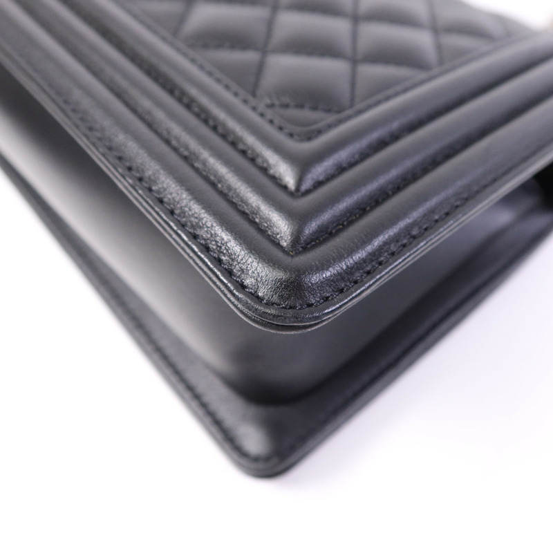 CHANEL 羊皮皮革Boy 25銀扣肩背袋-6