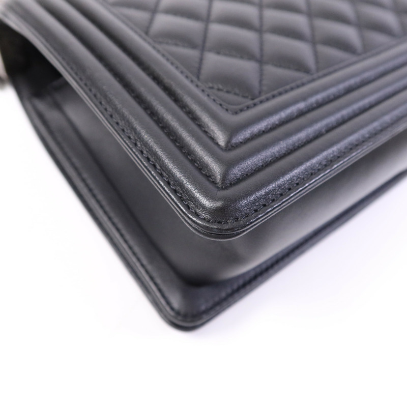 CHANEL 羊皮皮革Boy 25銀扣肩背袋-7