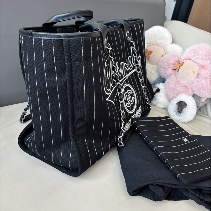 Chanel 23P黑白條紋沙灘包 芯片款 尺寸約40×31-2