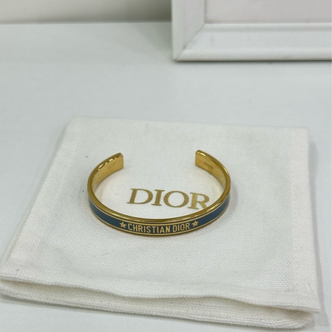 Dior綠色琺瑯字母開口手鐲